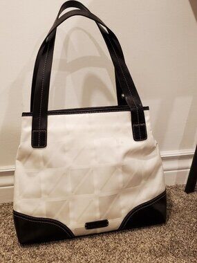 Nine & Co white and black purse